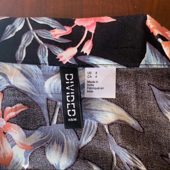 SOLD | H&M | Flower Crop Top - Picture 6 of 6